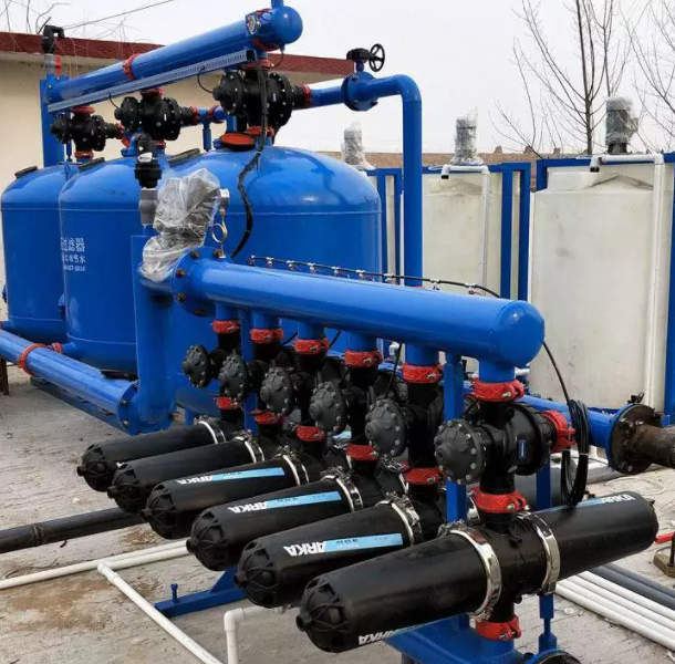 在農(nóng)業(yè)滴灌中疊片過濾器和砂石過濾器設(shè)備結(jié)合使用 在農(nóng)業(yè)滴灌中疊片過濾器和砂石過濾器設(shè)備結(jié)合使用